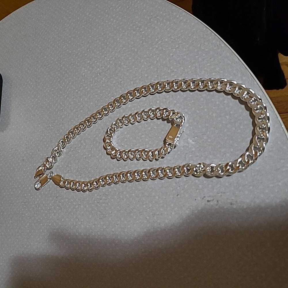 Bracelet.& necklace set in 925 silver